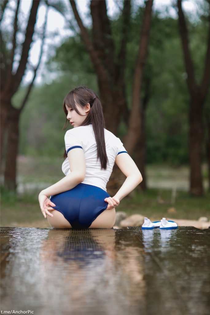 gai nude gai xinh ben bo suoi 60