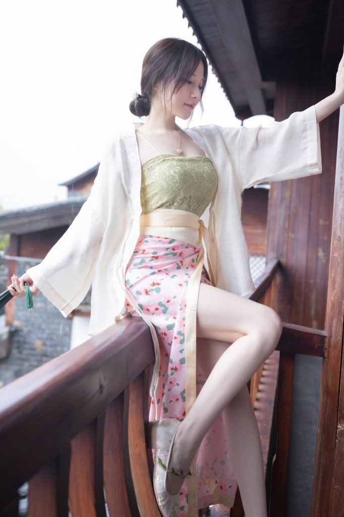 +110 ảnh nude gái xinh Trung Quốc cầm quạt 20 anh nude gai xinh cam quat20