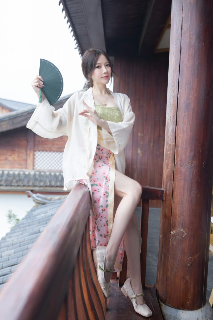 +110 ảnh nude gái xinh Trung Quốc cầm quạt 21 anh nude gai xinh cam quat21