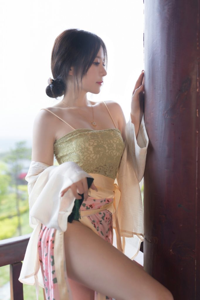 +110 ảnh nude gái xinh Trung Quốc cầm quạt 23 anh nude gai xinh cam quat23