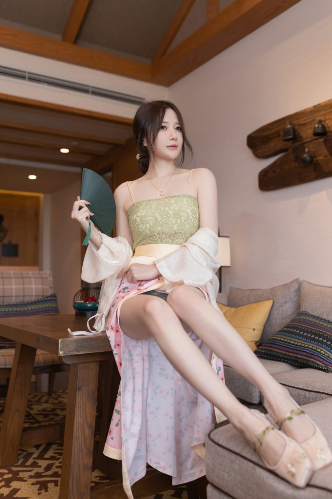+110 ảnh nude gái xinh Trung Quốc cầm quạt 30 anh nude gai xinh cam quat30