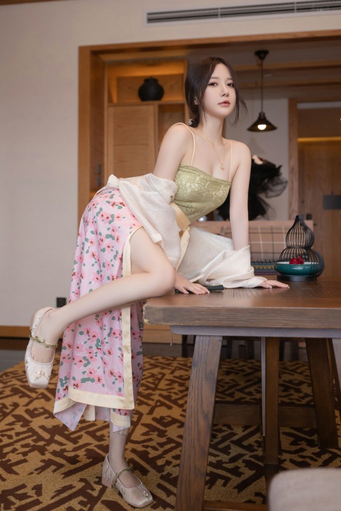 +110 ảnh nude gái xinh Trung Quốc cầm quạt 34 anh nude gai xinh cam quat34