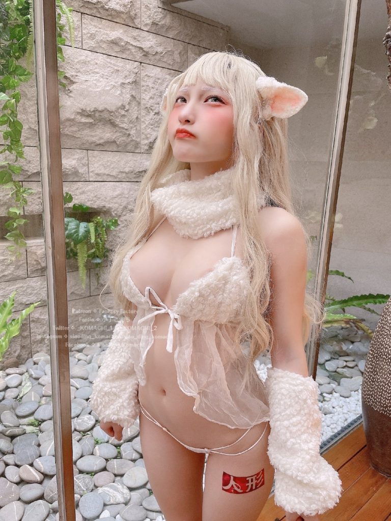 Em gái cosplay con cừu với nhiều pha khoe lồn siêu múp rụp 24 anh sex em gai xinh cosplay con cuu24