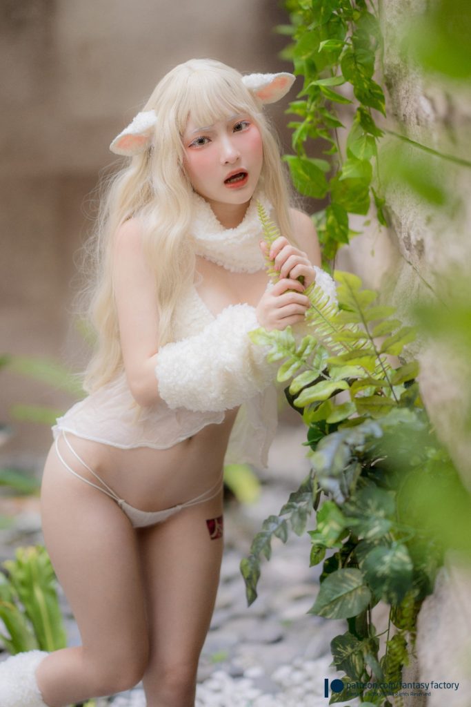 Em gái cosplay con cừu với nhiều pha khoe lồn siêu múp rụp 33 anh sex em gai xinh cosplay con cuu33