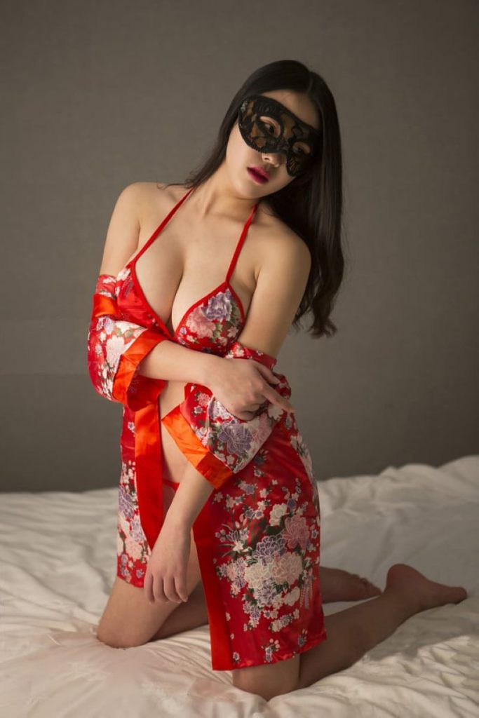 +30 ảnh sex gái che mặt khoe mông bự lồn to 2 anh sex gai che mat mong bu lon to2
