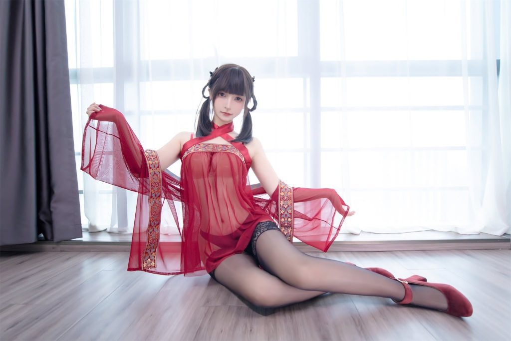 em gai de thuong Trung Quoc mac trang phuc mau do23