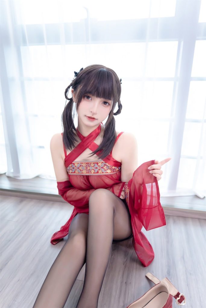 em gai de thuong Trung Quoc mac trang phuc mau do34