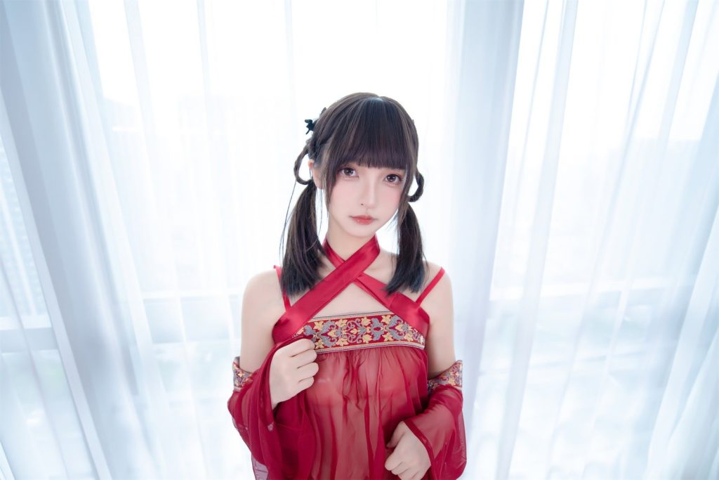 em gai de thuong Trung Quoc mac trang phuc mau do56