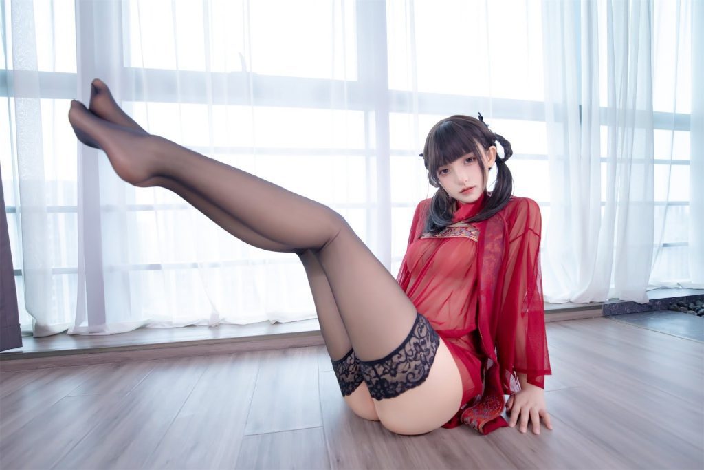 em gai de thuong Trung Quoc mac trang phuc mau do68