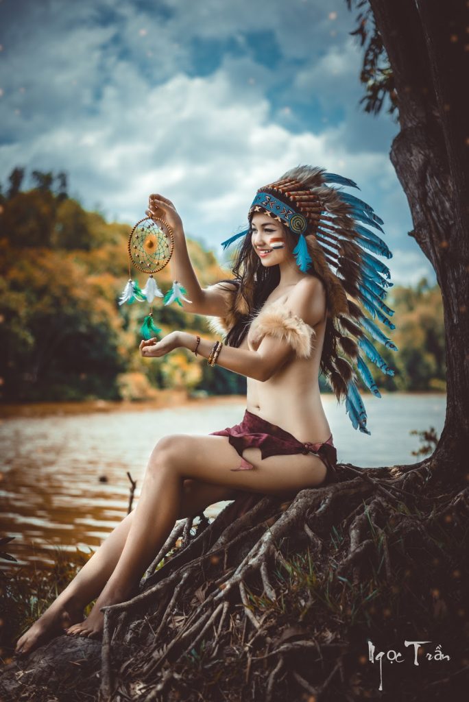 Ảnh nude thổ dân Hứa Phạm Linda