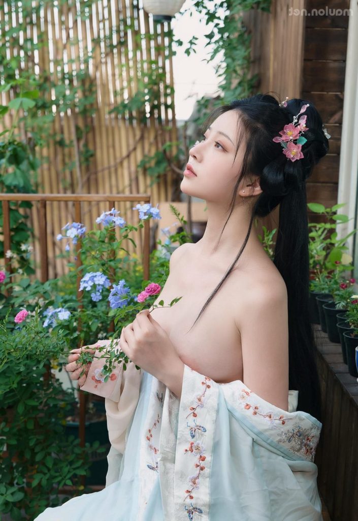 Ảnh sex cổ trang gái xinh thân hình bốc lửa 20 Anh sex co trang gai xinh than hinh boc lua 20