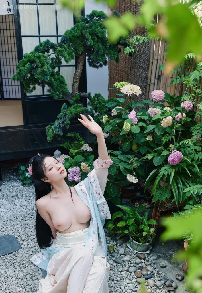 Ảnh sex cổ trang gái xinh thân hình bốc lửa 8 Anh sex co trang gai xinh than hinh boc lua 8